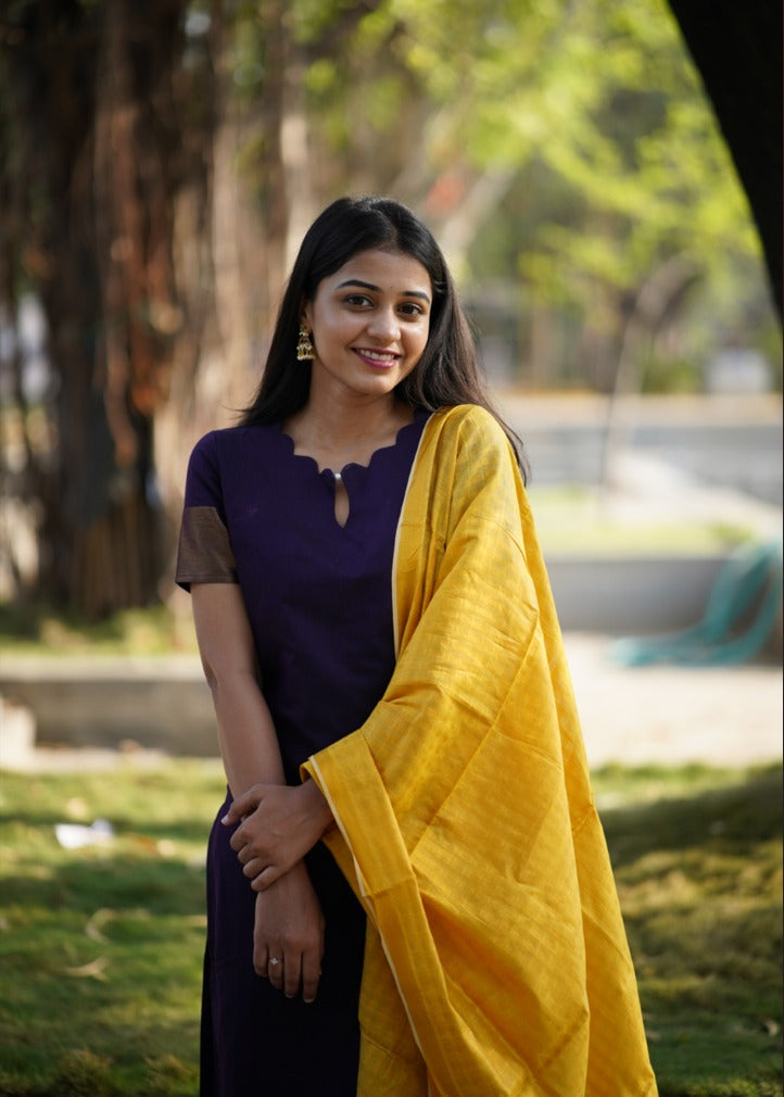 Mangalagiri co-ord set, paired with a delicately woven zari dupatta.