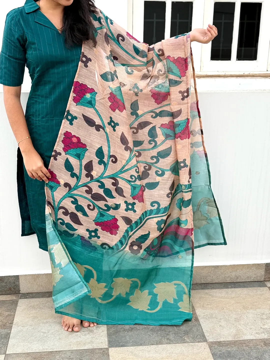 Peacock green tusser set with floral dupatta - Image 4